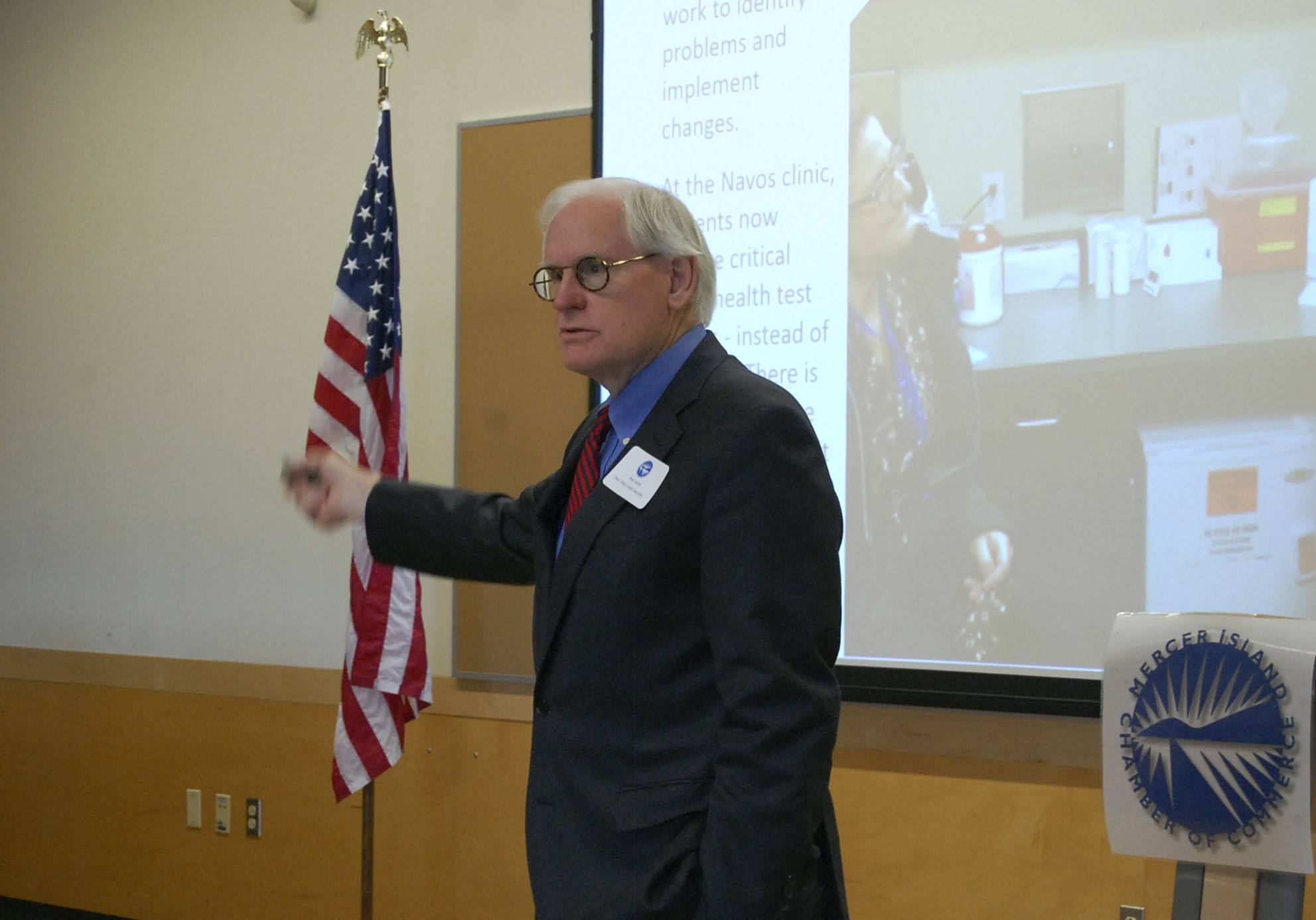 Senior Deputy County Executive Fred Jarrett discusses innovations in King County government with Mercer Island Chamber of Commerce members on Oct. 6. Katie Metzger/staff photo