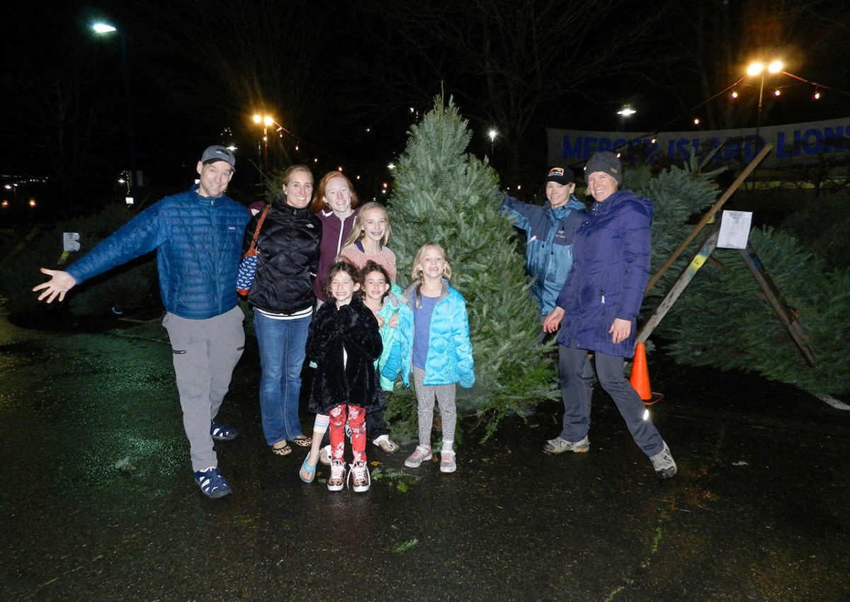 Mercer Island Tree Lot Opens For Holiday Season | Mercer Island Reporter