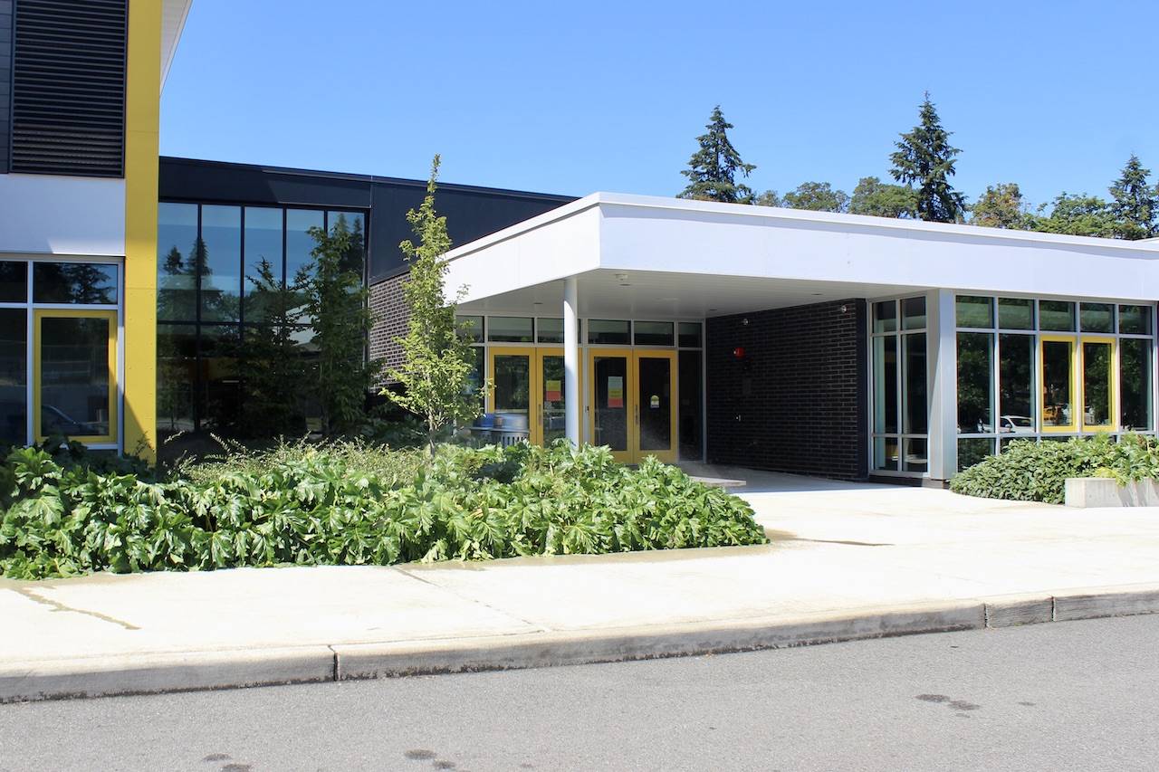 Exterior of Islander Middle School. Blake Peterson/staff photo