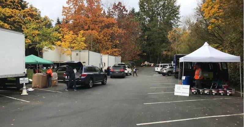 Mercer Island residents recycle items at a past event. Photo courtesy of the city of Mercer Island