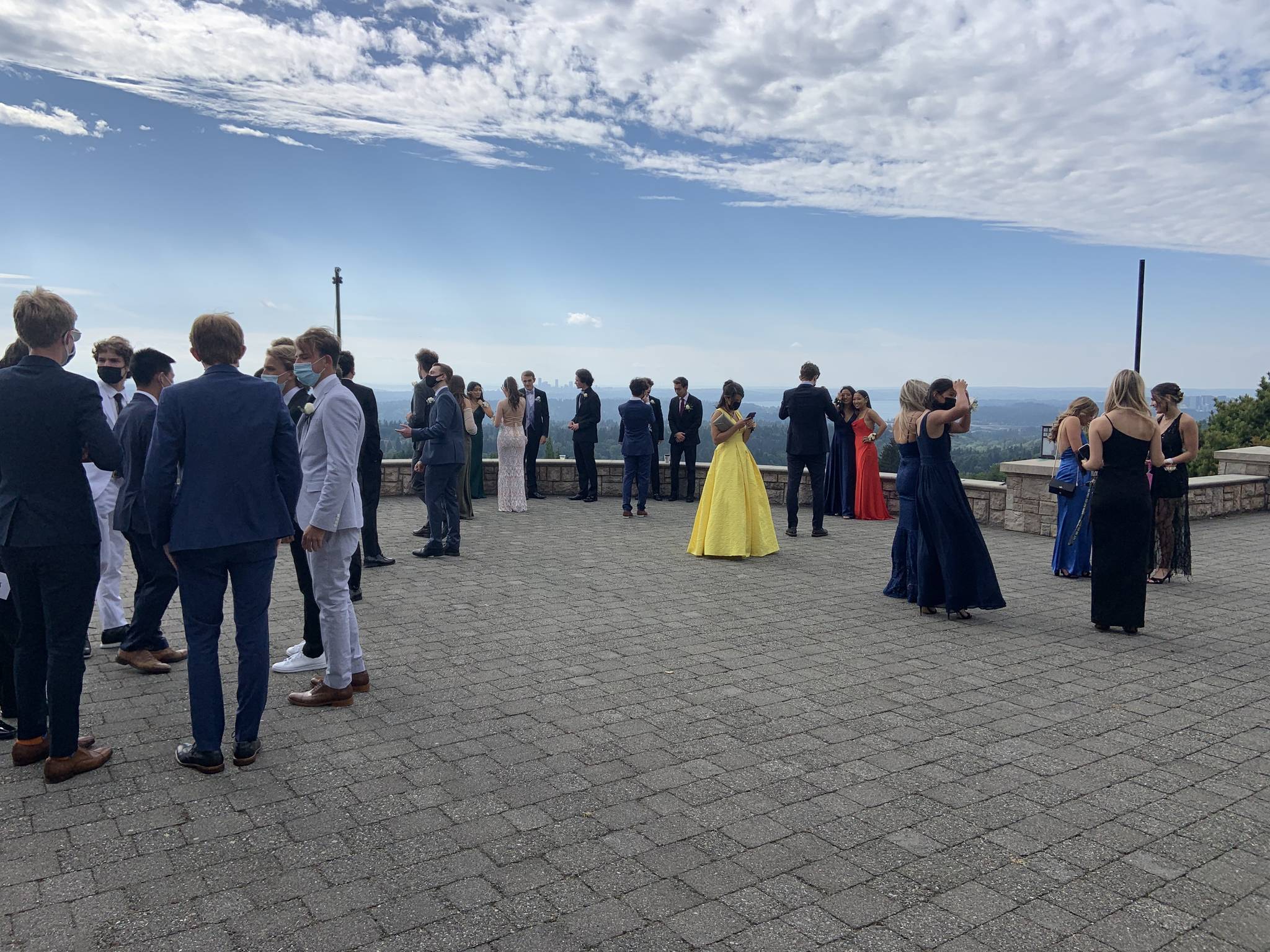 Mercer Island High School students enjoy their prom on May 22 at The Golf Club at Newcastle. The event was held in small groups with each taking their allotted time slot. Photo courtesy of Kayla Levin