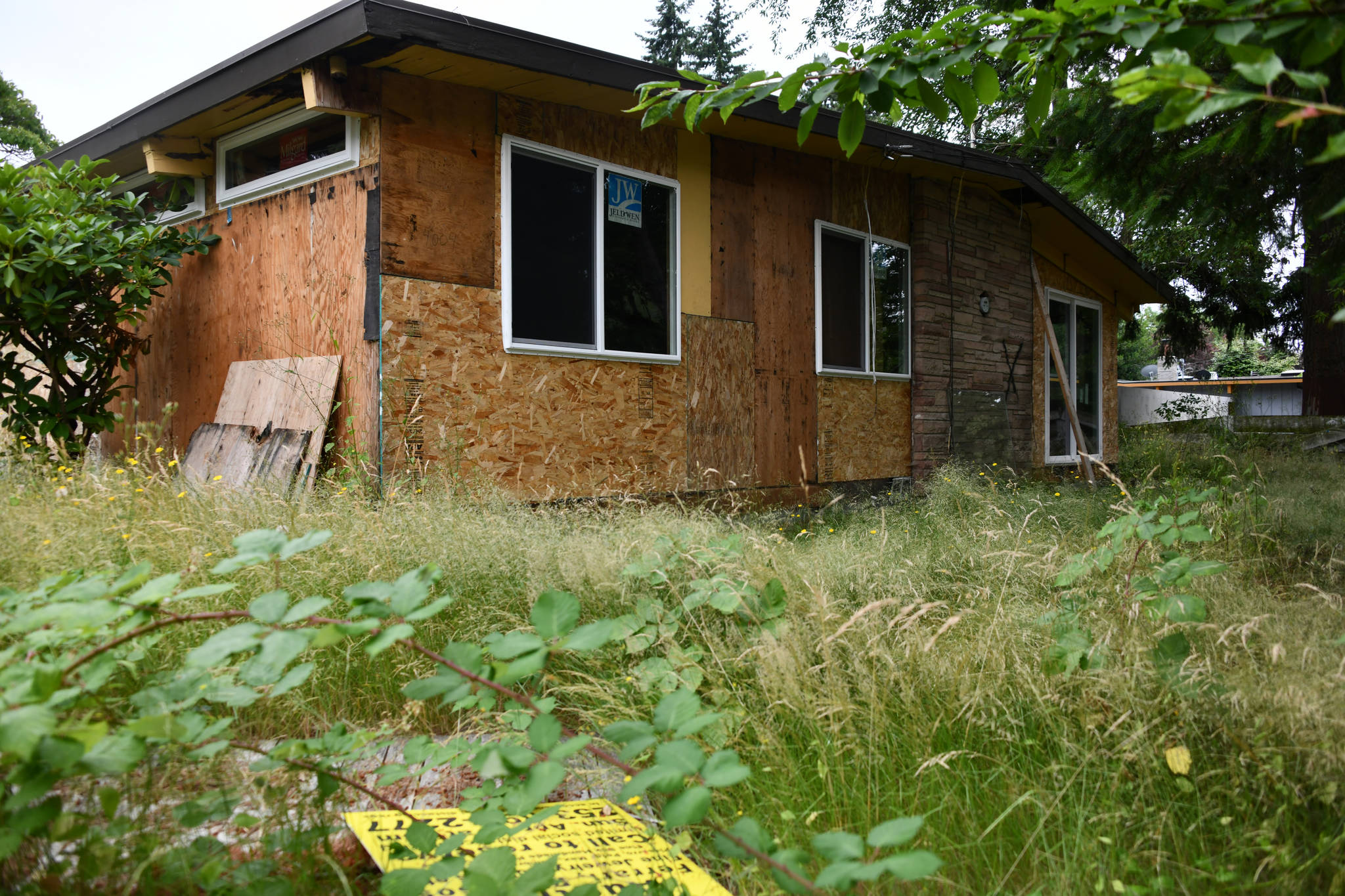 On Aug. 6, the city of Mercer Island closed on the purchase of this uninhabitable property at Southeast 40th Street and Island Crest Way. Andy Nystrom/ staff photo