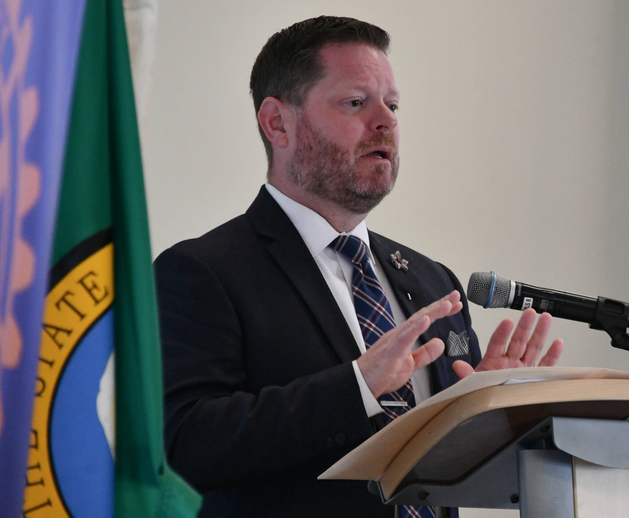 Mercer Island Judge Jeff Gregory discusses the current trends of the justice system on and around Mercer Island at the Rotary Club of Mercer Island’s meeting on Oct. 3 at the Mercer Island Community and Event Center. Andy Nystrom/ staff photo