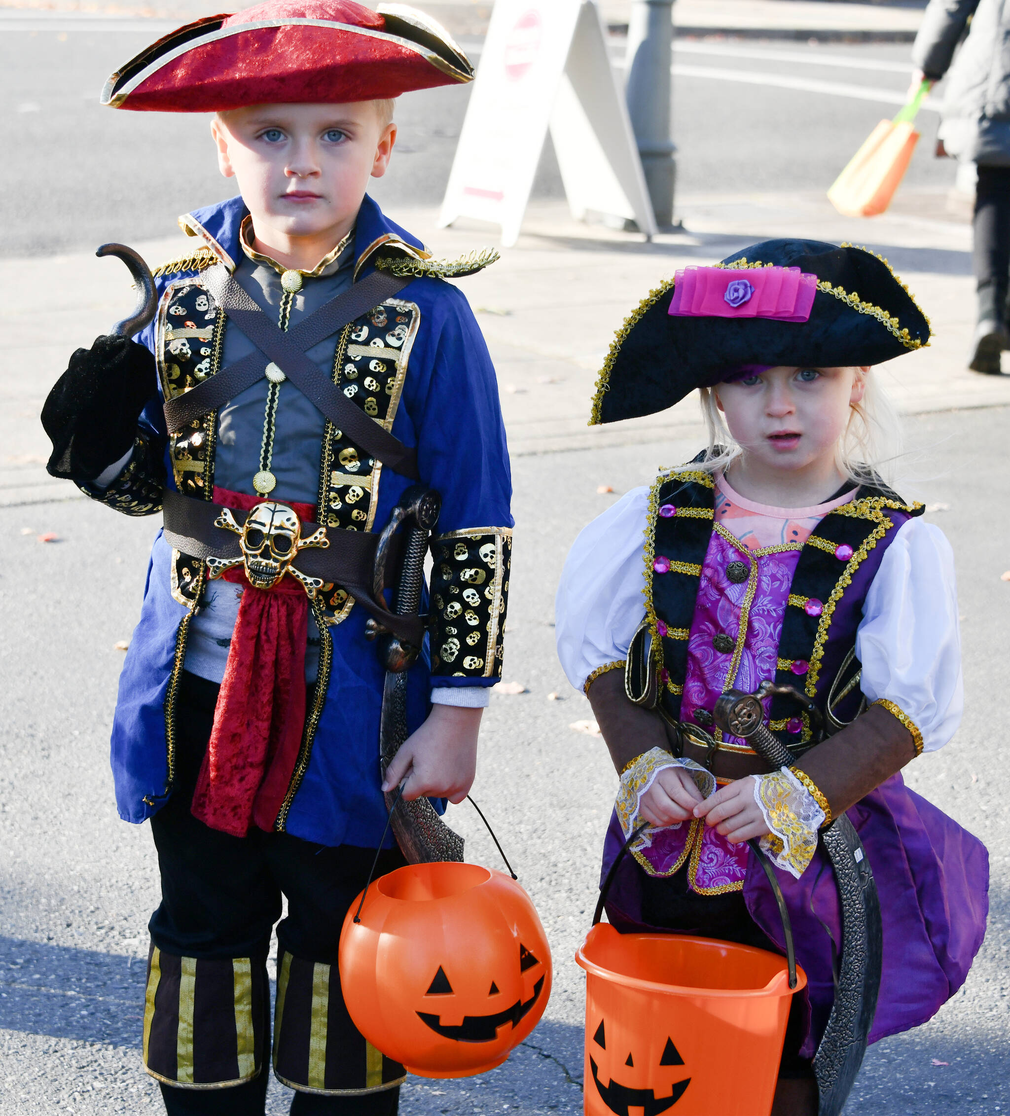 Trick or treating in Town Center Mercer Island Reporter