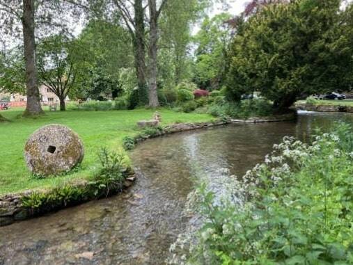 The River Eye winds through Lower Slaughter. Photo courtesy of Mindy Stern