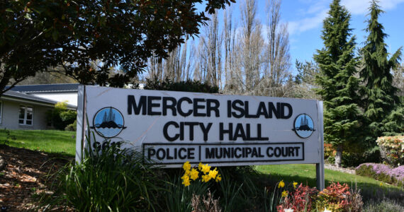 Mercer Island City Hall. (File photo)