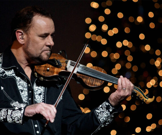 <p>Featuring the showmanship and fiery fiddle of electric violin maestro Geoffrey Castle, Christmas in Washington promises a festive party unlike any other!</p>